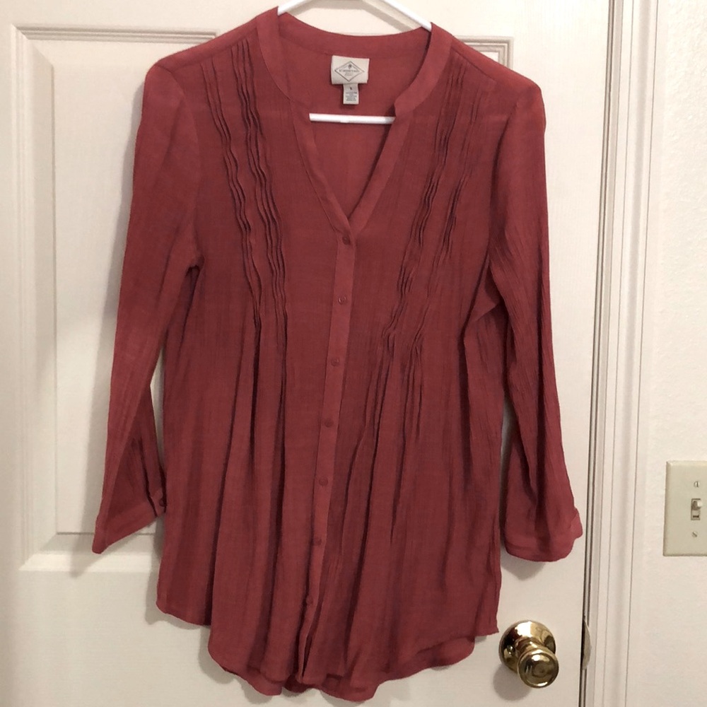 Beautiful pleated front rust tunic top